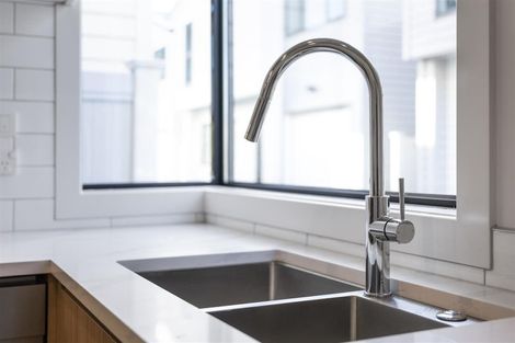 Photo of property in 8/25 Swanson Road, Henderson, Auckland, 0610