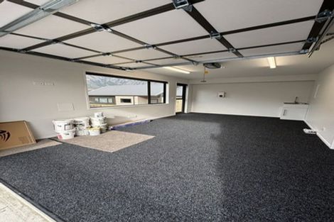 Photo of property in 10 Friesian Close, Jacks Point, 9371