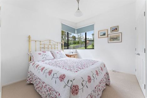 Photo of property in 50 Rosella Grove, Waimauku, 0812