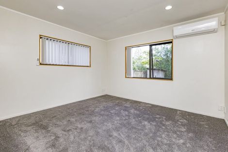 Photo of property in 4b Skilgate Avenue, New Lynn, Auckland, 0600
