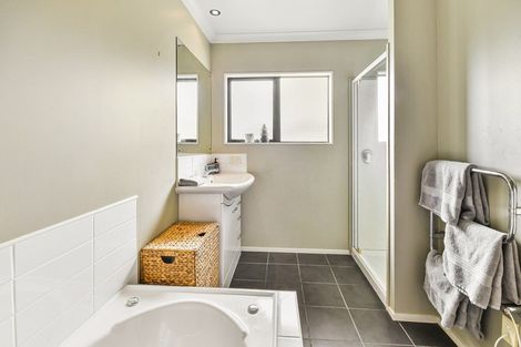 Photo of property in 5 Beirut Court, The Gardens, Auckland, 2105