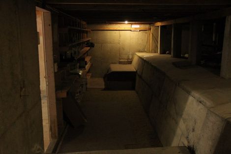 Photo of property in 127 Parkvale Road, Karori, Wellington, 6012