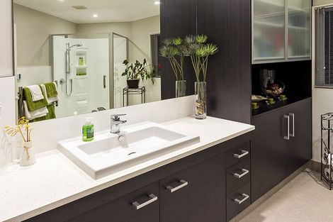 Photo of property in 278 Cascades Road, Botany Downs, Auckland, 2010