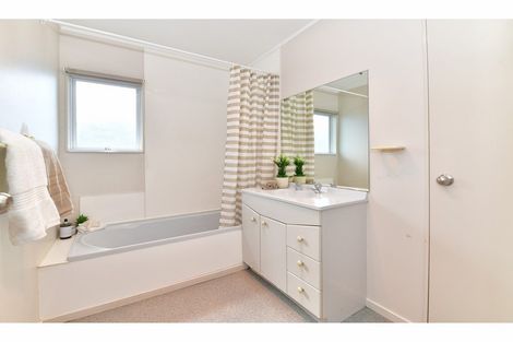 Photo of property in 1/607 Whangaparaoa Road, Stanmore Bay, Whangaparaoa, 0932