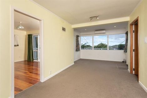 Photo of property in 118 Kelburn Parade, Kelburn, Wellington, 6012