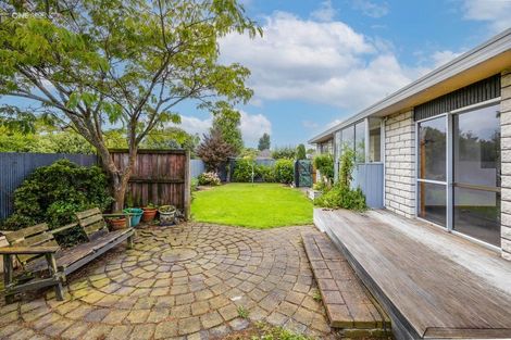 Photo of property in 2/11 Momorangi Crescent, Redwood, Christchurch, 8051