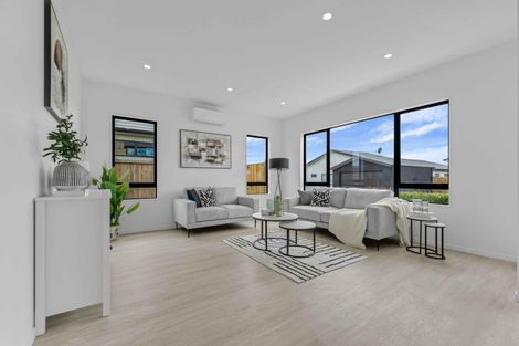 Photo of property in 73 Clarks Beach Road, Clarks Beach, 2122