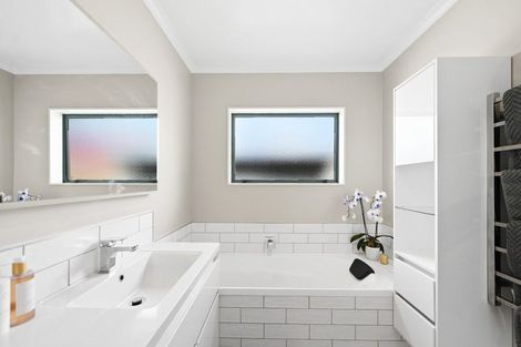 Photo of property in 43 Diomede Glade, Flagstaff, Hamilton, 3210