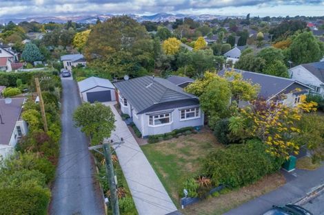 Photo of property in 15 Aorangi Road, Bryndwr, Christchurch, 8053