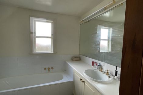 Photo of property in 16 Talavera Terrace, Kelburn, Wellington, 6012