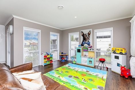 Photo of property in 5 Keene Drive, Bell Block, New Plymouth, 4312