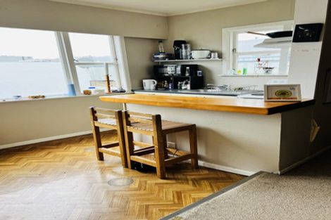 Photo of property in 19 Hania Street, Mount Victoria, Wellington, 6011