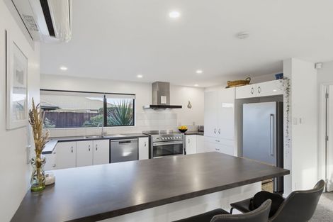 Photo of property in 1 Appleton Place, Woodend, 7610