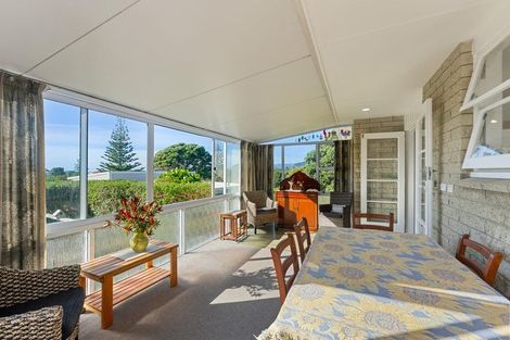 Photo of property in 49 William Street, Waikanae Beach, Waikanae, 5036