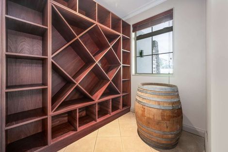 Photo of property in 305 Old North Road, Kumeu, 0892