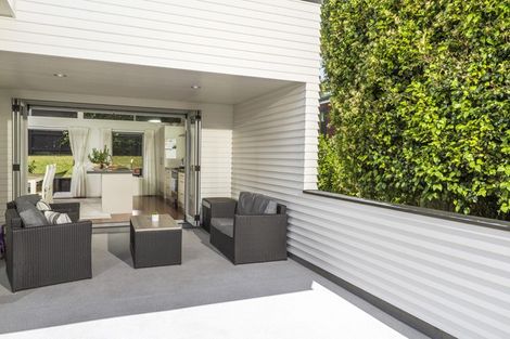 Photo of property in 1/22 Kiteroa Terrace, Rothesay Bay, Auckland, 0630