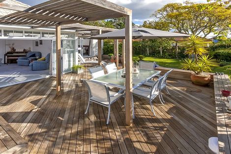 Photo of property in 278 Cascades Road, Botany Downs, Auckland, 2010