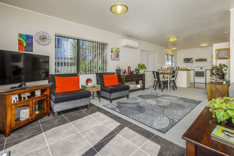 Photo of property in 17a Fernaig Street, Papakura, 2110