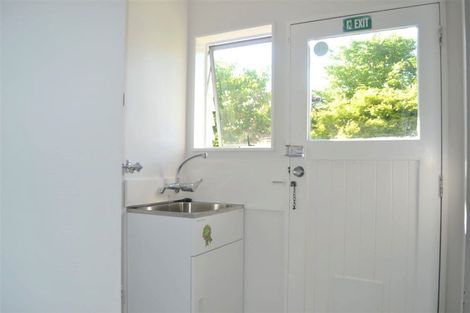 Photo of property in 21 Kingsbridge Place, Newlands, Wellington, 6037