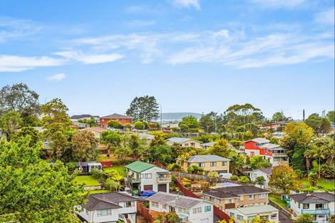 Photo of property in 1/16 Glen Vista Place, Bayview, Auckland, 0629