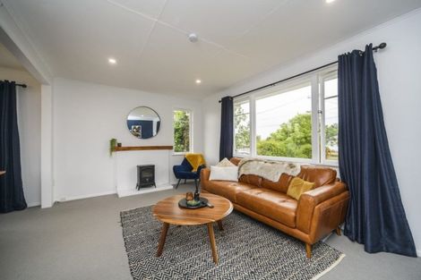 Photo of property in 17 Peters Avenue, Cloverlea, Palmerston North, 4412