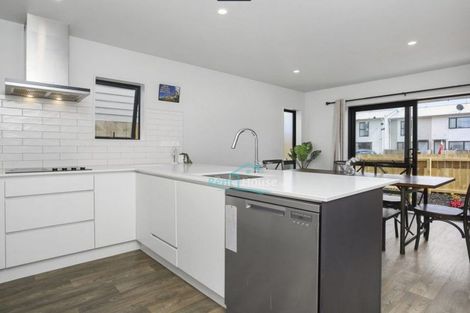 Photo of property in 38 Matawhanga Drive, Wattle Downs, Auckland, 2103