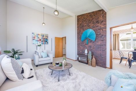 Photo of property in 225 Dowse Drive, Maungaraki, Lower Hutt, 5010