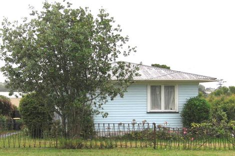 Photo of property in 47 Farquhar Road, Glendene, Auckland, 0602