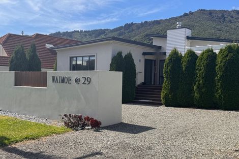 Photo of property in 29 Beach Road, Waikawa, Picton, 7220