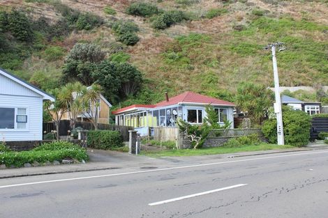 Photo of property in 47 Moa Point Road, Moa Point, Wellington, 6022