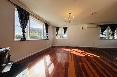 Photo of property in 27 Normandy Place, Henderson, Auckland, 0610
