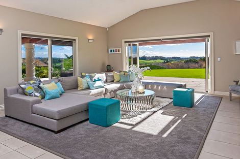 Photo of property in 21 Potts Road, Whitford, Howick, 2571