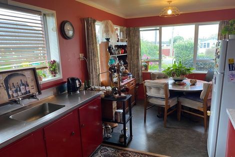 Photo of property in 2 Rutland Place, Milson, Palmerston North, 4414