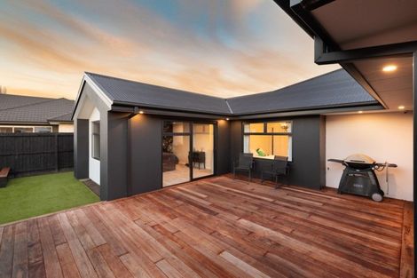 Photo of property in 40 Holiday Drive, Mairehau, Christchurch, 8052