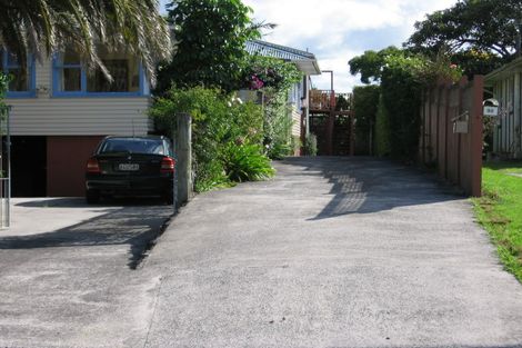 Photo of property in 1/90 Gloria Avenue, Te Atatu Peninsula, Auckland, 0610
