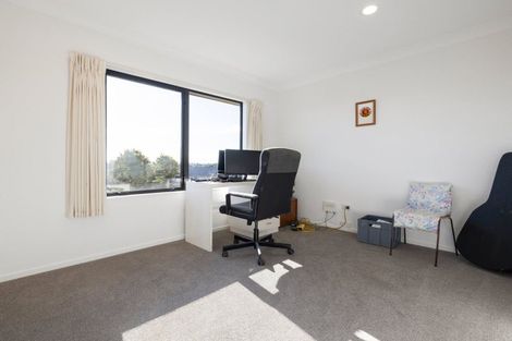 Photo of property in 24 Highgrove Drive, Grandview Heights, Hamilton, 3200