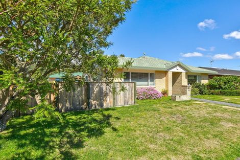 Photo of property in 112 Oxford Street, Tawa, Wellington, 5028