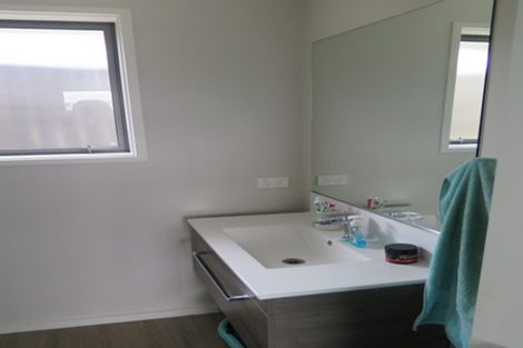 Photo of property in 8 Kayelene Place, Omokoroa, 3114