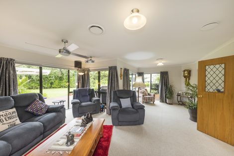 Photo of property in 234 Polson Hill Drive, Aokautere, Palmerston North, 4471