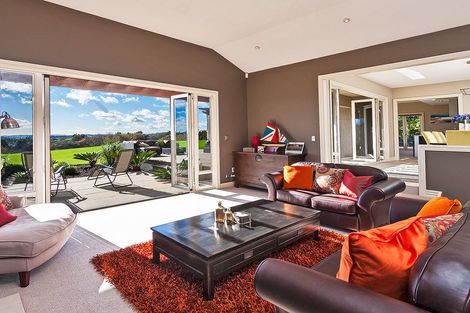 Photo of property in 21 Potts Road, Whitford, Howick, 2571