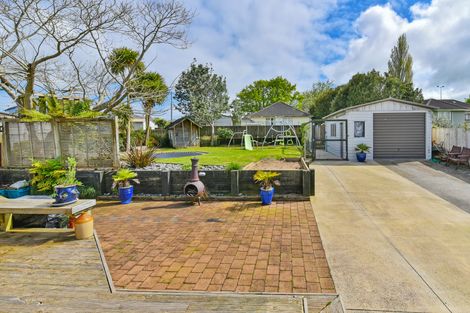 Photo of property in 76 Arimu Road, Papakura, 2110