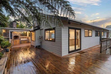 Photo of property in 1/690 Beach Road, Browns Bay, Auckland, 0630