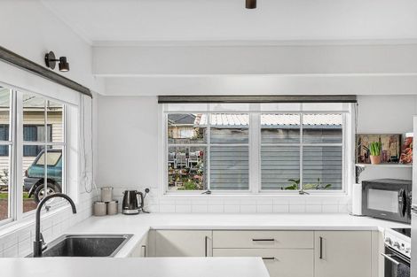 Photo of property in 19f Victoria Avenue, Waiuku, 2123