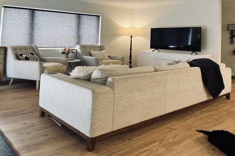 Photo of property in 53a Sunnyside Road, Sunnyvale, Auckland, 0612