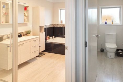 Photo of property in 11 Story Street, Foxton Beach, Foxton, 4815