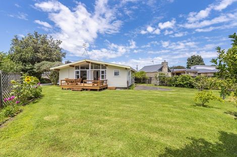 Photo of property in 33 Francis Road, Paraparaumu Beach, Paraparaumu, 5032