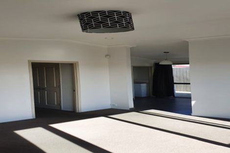 Photo of property in 27 Pahi Place, West Harbour, Auckland, 0618