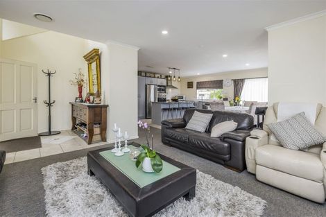 Photo of property in 2 Dunaff Place, Flat Bush, Auckland, 2019