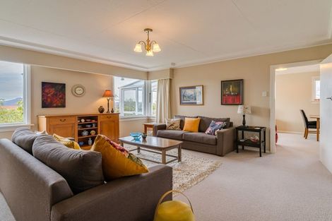 Photo of property in 21 Honeystone Street, Helensburgh, Dunedin, 9010