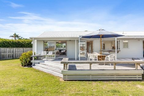 Photo of property in 16 The Dunes, Pauanui, Hikuai, 3579